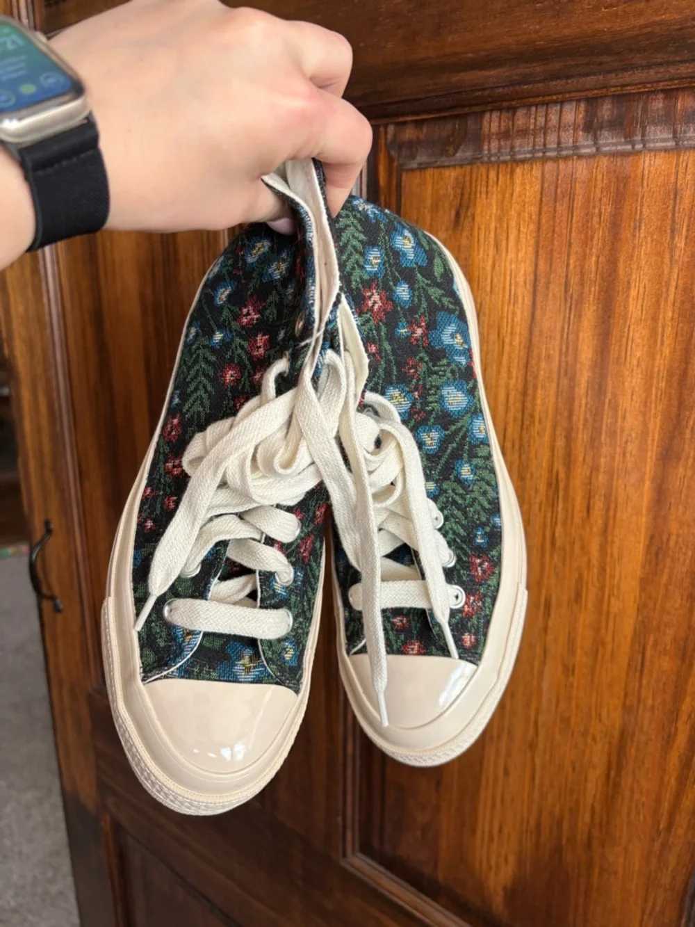 Women’s Converse Chuck 70 Tapestry High Top Sneakers - Picture 3 of 8